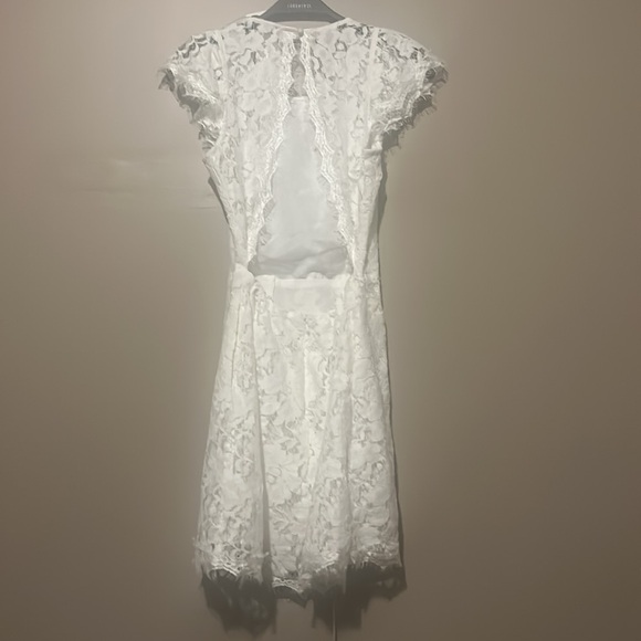 Signature8 Women’s white open back sleeveless mini dress - Picture 2 of 5